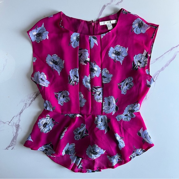 Bundle of clothes (size Small) - Picture 5 of 14